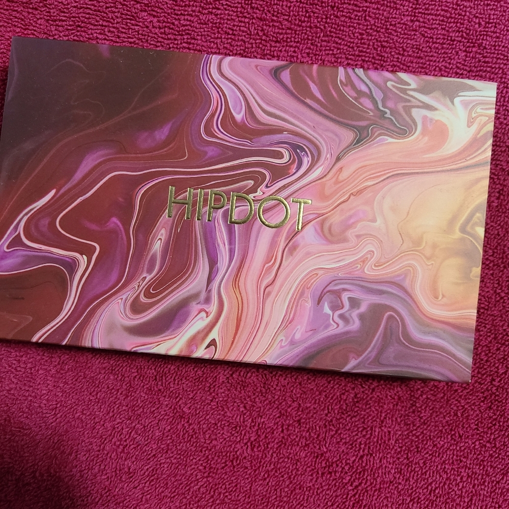 Hipdot eyeshadow palette